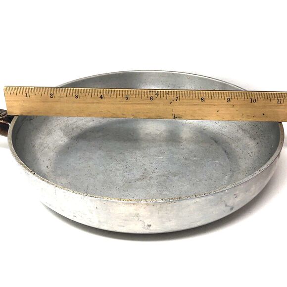 Wear-Ever Aluminum Hallite 10.5" Skillet Fry Pan Copper Toned Lid VTG USA  #2600 - Picture 11 of 14